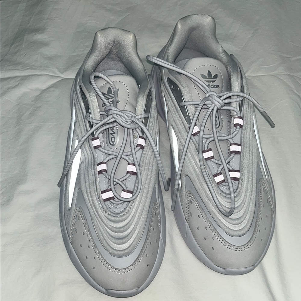Adidas onelia women’s size 8Silver and Gray Sneakers